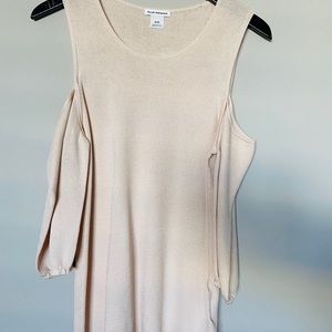 NEW ⚡️Club Monaco Cold Shoulder Tee